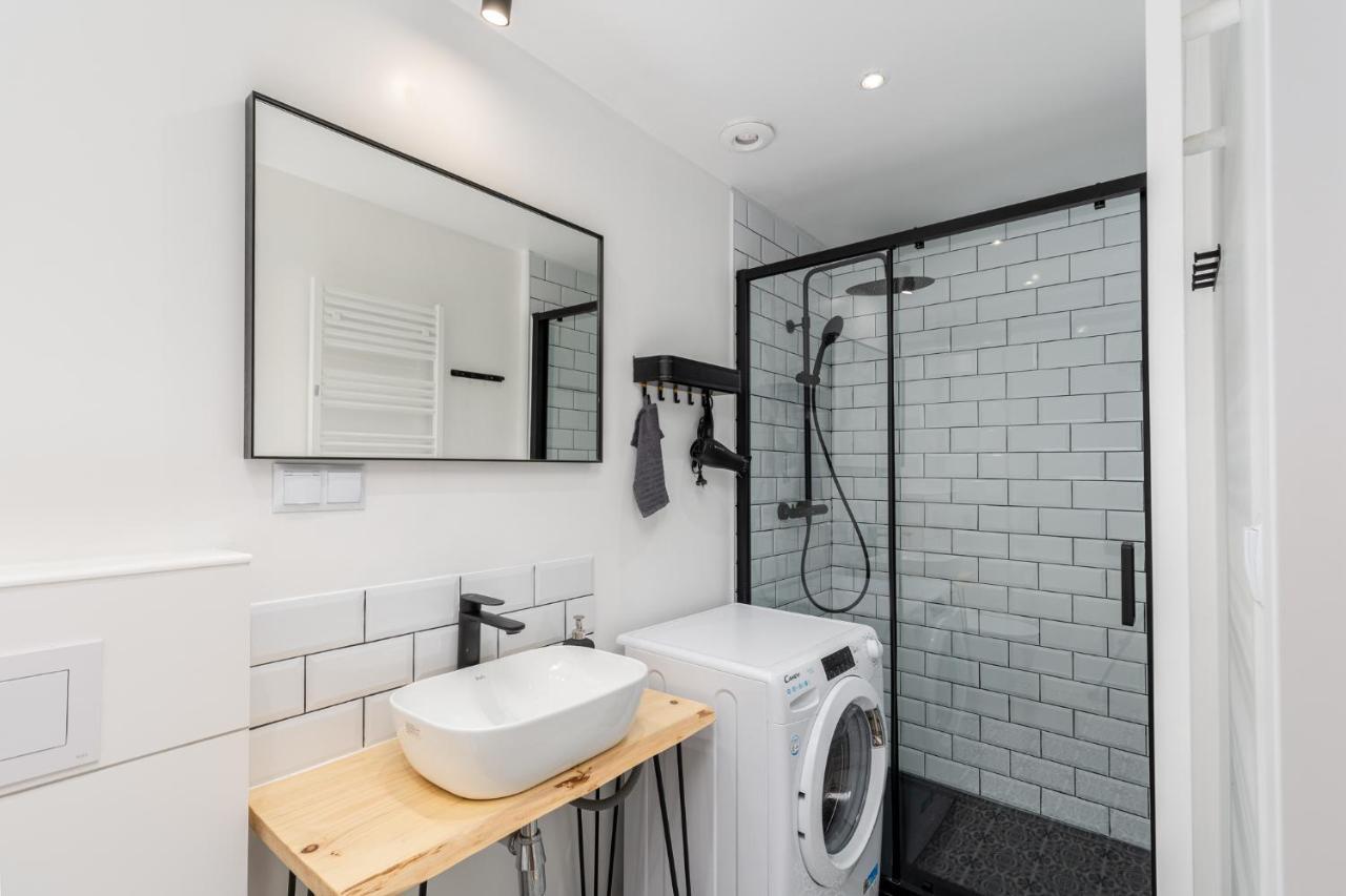 Apartment Shower
